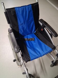 Leichter, klappbarer Rollstuhl