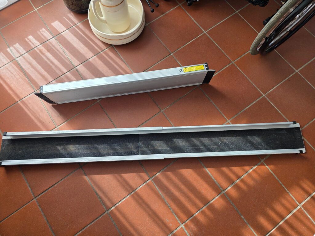 Rollstuhlrampen Teleskoprampen 100cm / 180cm Auffahrrampen