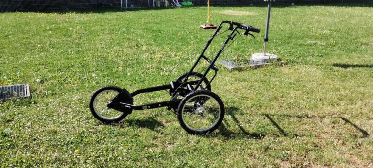 Wie neu Kimba Cross Gestell mit Fahrraddeichsel Otto Bock Jogger Reha-Buggy
