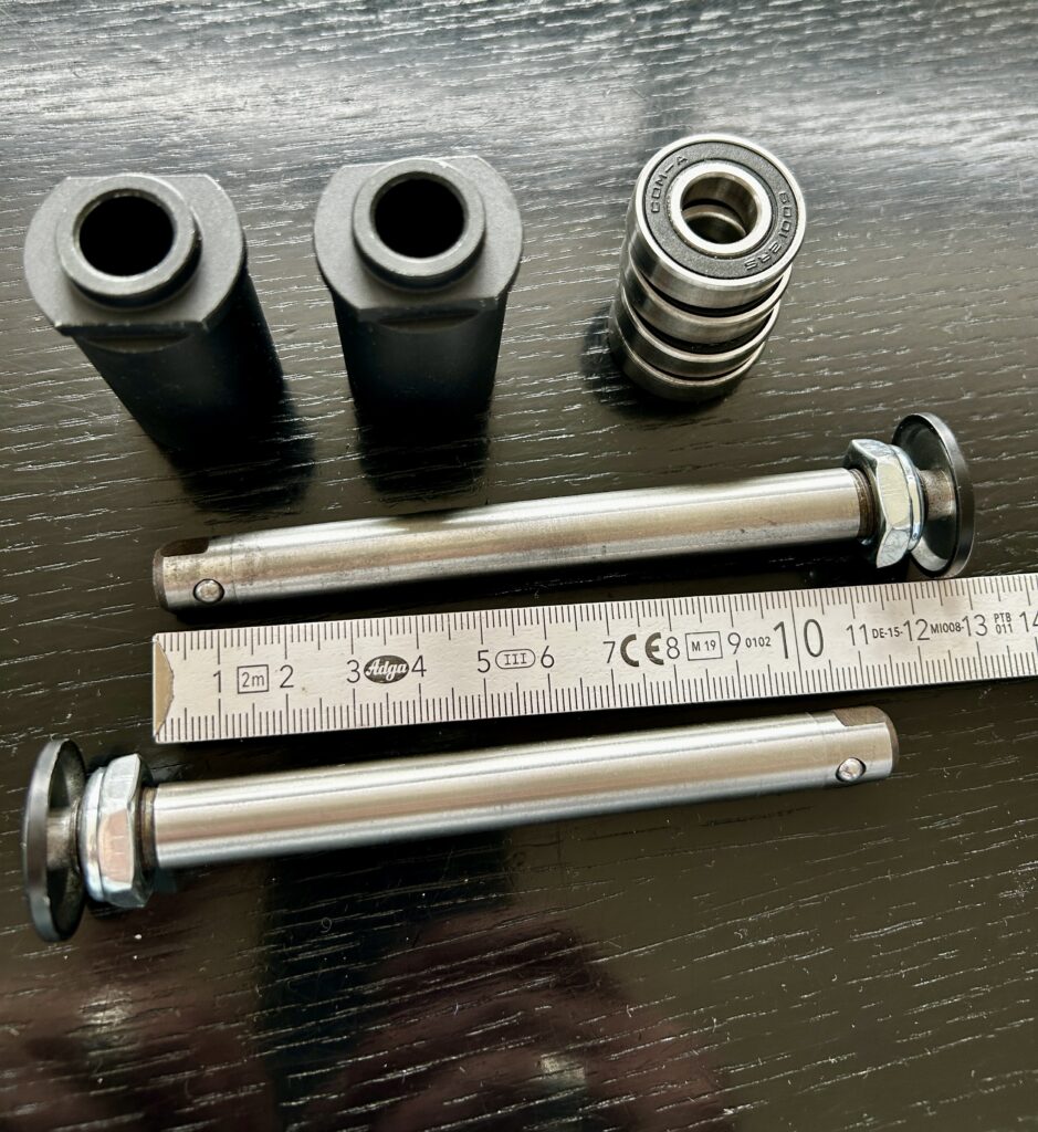 2 x Rollstuhl-Steckachsen 12mm, mit 2 Aufnahmen u. 4 Kugellager
