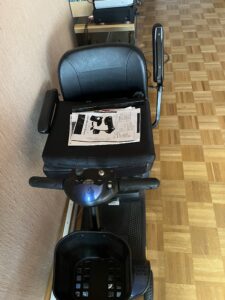 2 Super e Scoooter für Senioren oder Menschen mit Gehhilfen