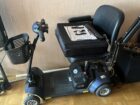 2 Super e Scoooter für Senioren oder Menschen mit Gehhilfen - 2 Super e Scoooter für Senioren oder Menschen mit Gehhilfen