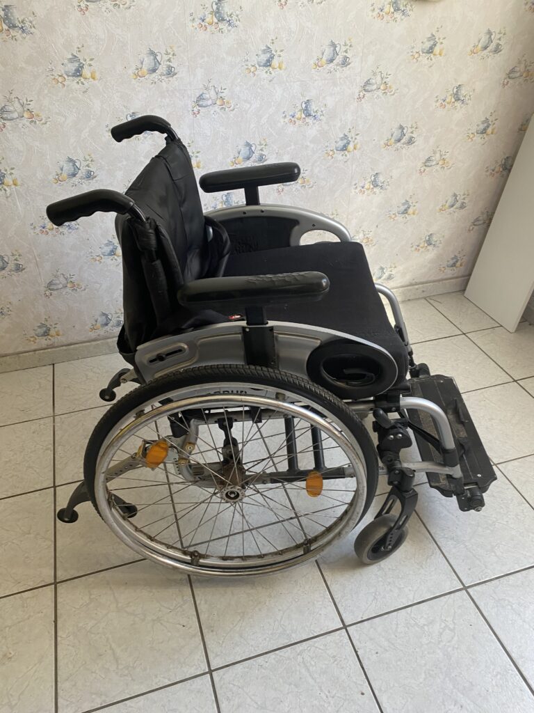 Rollstuhl schwer