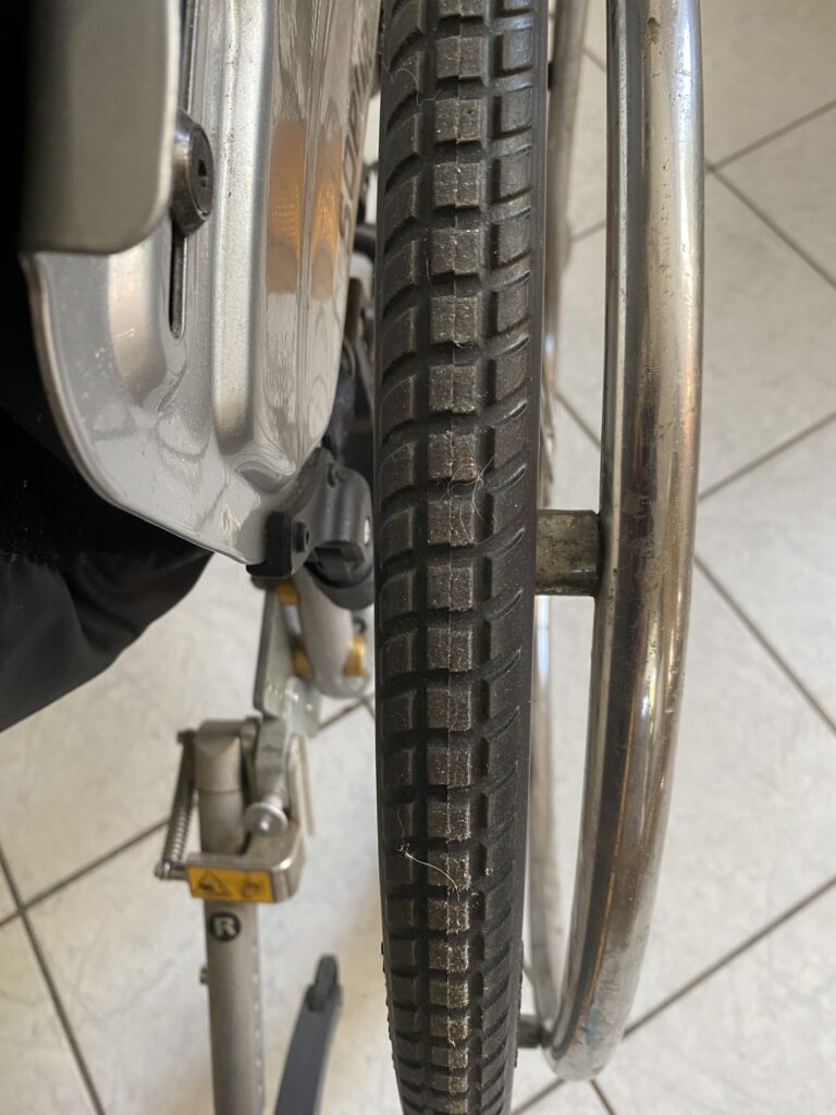 Rollstuhl schwer