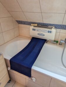 Lifter für Badewanne