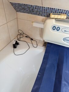 Lifter für Badewanne