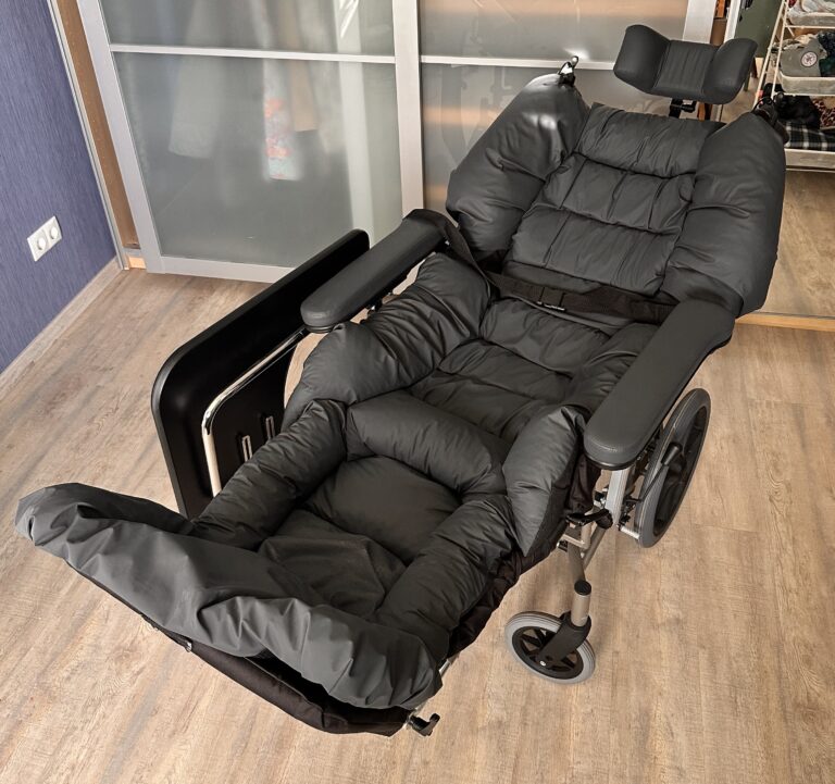 INOVYS II L70 Multifunktionsrollstuhl