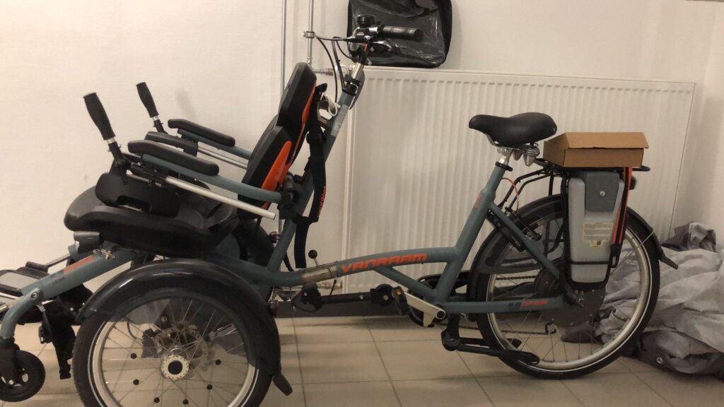Rollstuhl E-Bike Van Raam