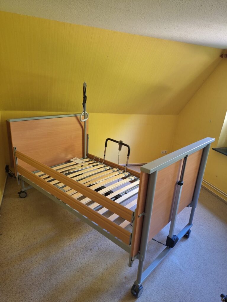 Pflegebett Adiflex 220 KG