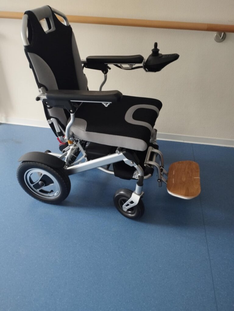 faltbarer Elektrorollstuhl